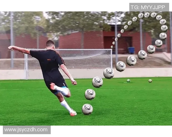 足球明星挑战香蕉球技巧视频精彩瞬间大揭秘让你大开眼界的足球艺术表演